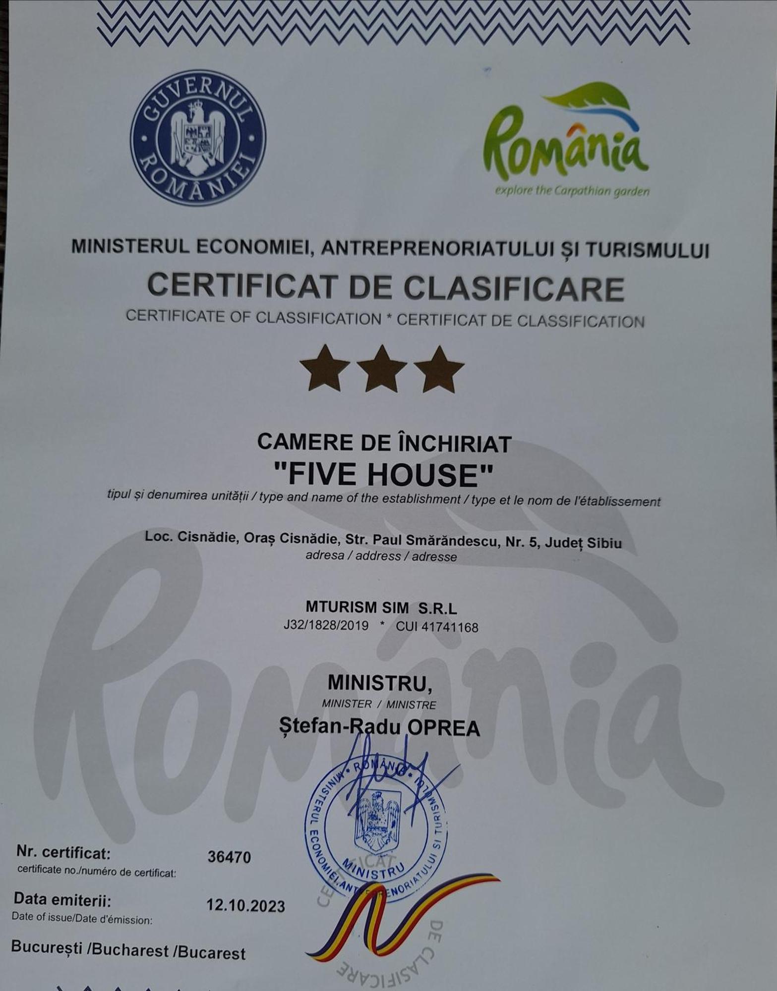 Five House *